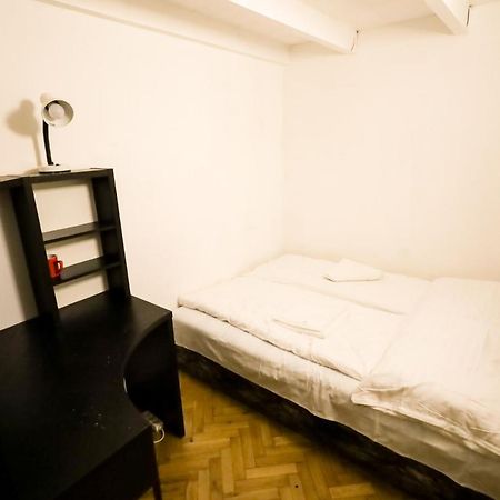 Center Apartment 5 Private Room For 19 People Budapest Exterior foto