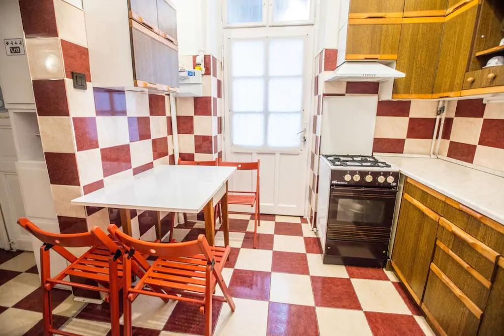 Center Apartment 5 Private Room For 19 People Budapest Exterior foto