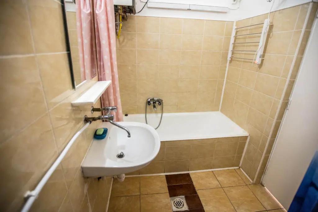 Center Apartment 5 Private Room For 19 People Budapest Exterior foto