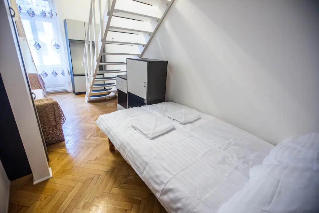 Center Apartment 5 Private Room For 19 People Budapest Exterior foto