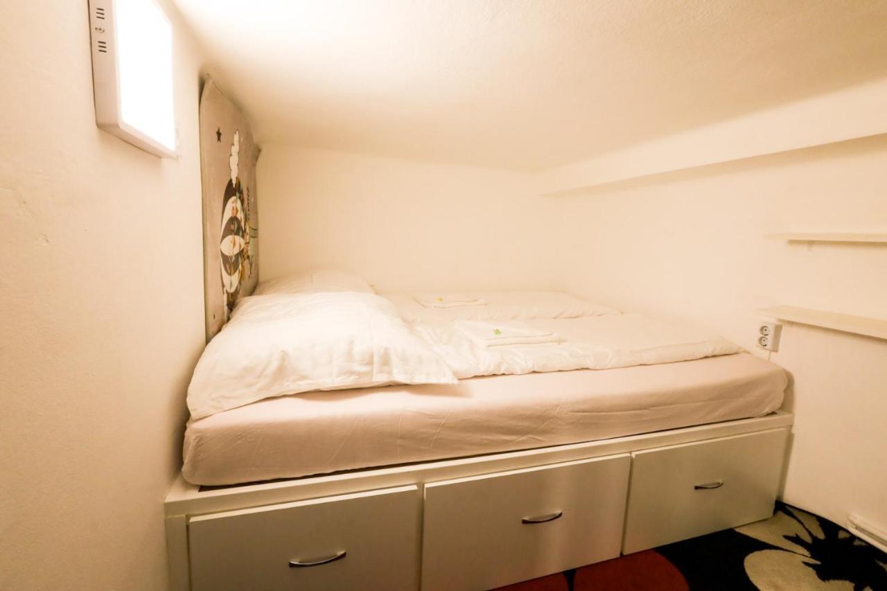 Center Apartment 5 Private Room For 19 People Budapest Exterior foto
