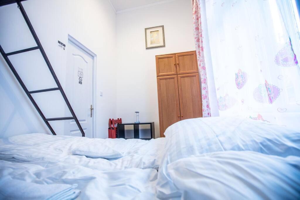 Center Apartment 5 Private Room For 19 People Budapest Exterior foto