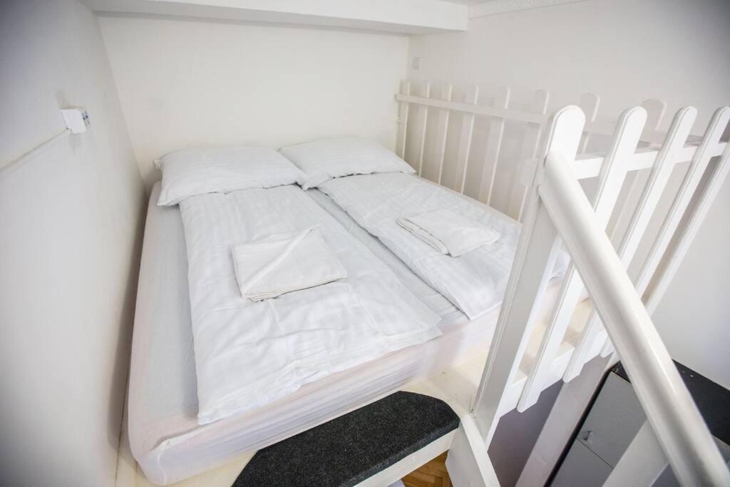 Center Apartment 5 Private Room For 19 People Budapest Exterior foto