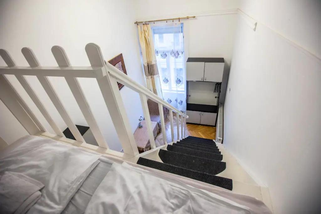 Center Apartment 5 Private Room For 19 People Budapest Exterior foto